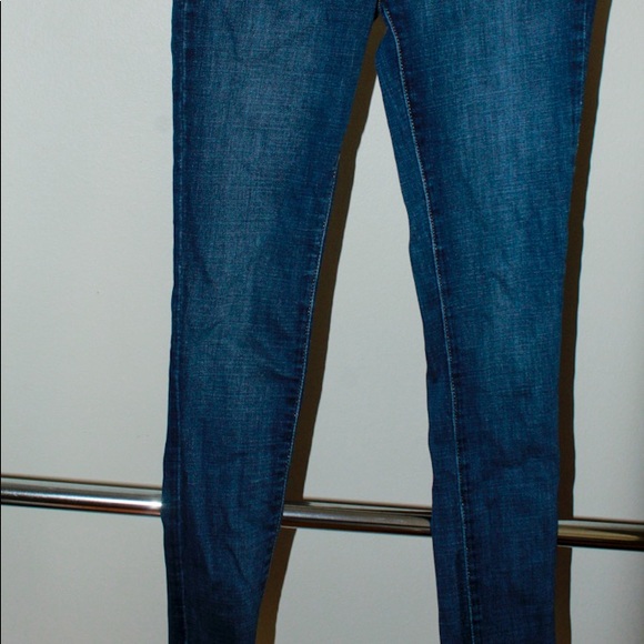 MUST GO ‼️ Donation Sale Levis 721 high waisted jeans. Read Description Below 👇 - Picture 3 of 5